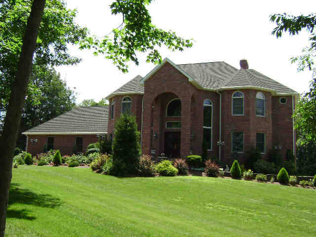 Building photograph for 183 WOOD CREEK RD